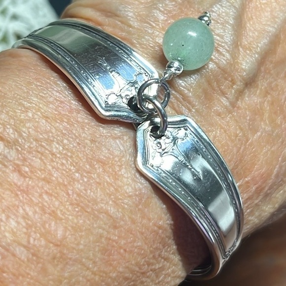 Handmade Bracelet Upcycled Vintage Silverplate Flatware Magnetic, Jade bead - Picture 5 of 13